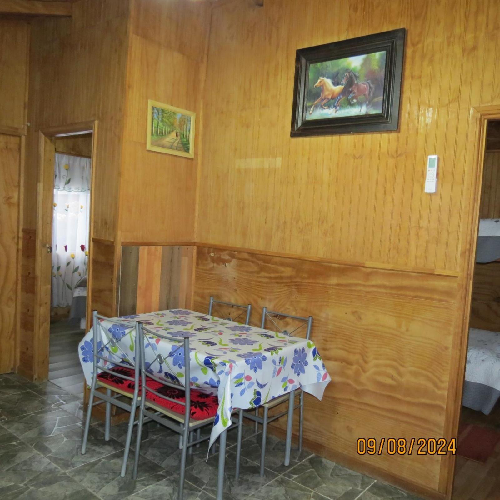Hostal Y Cabanas Ventisquero Puerto Puyuguapi Bagian luar foto