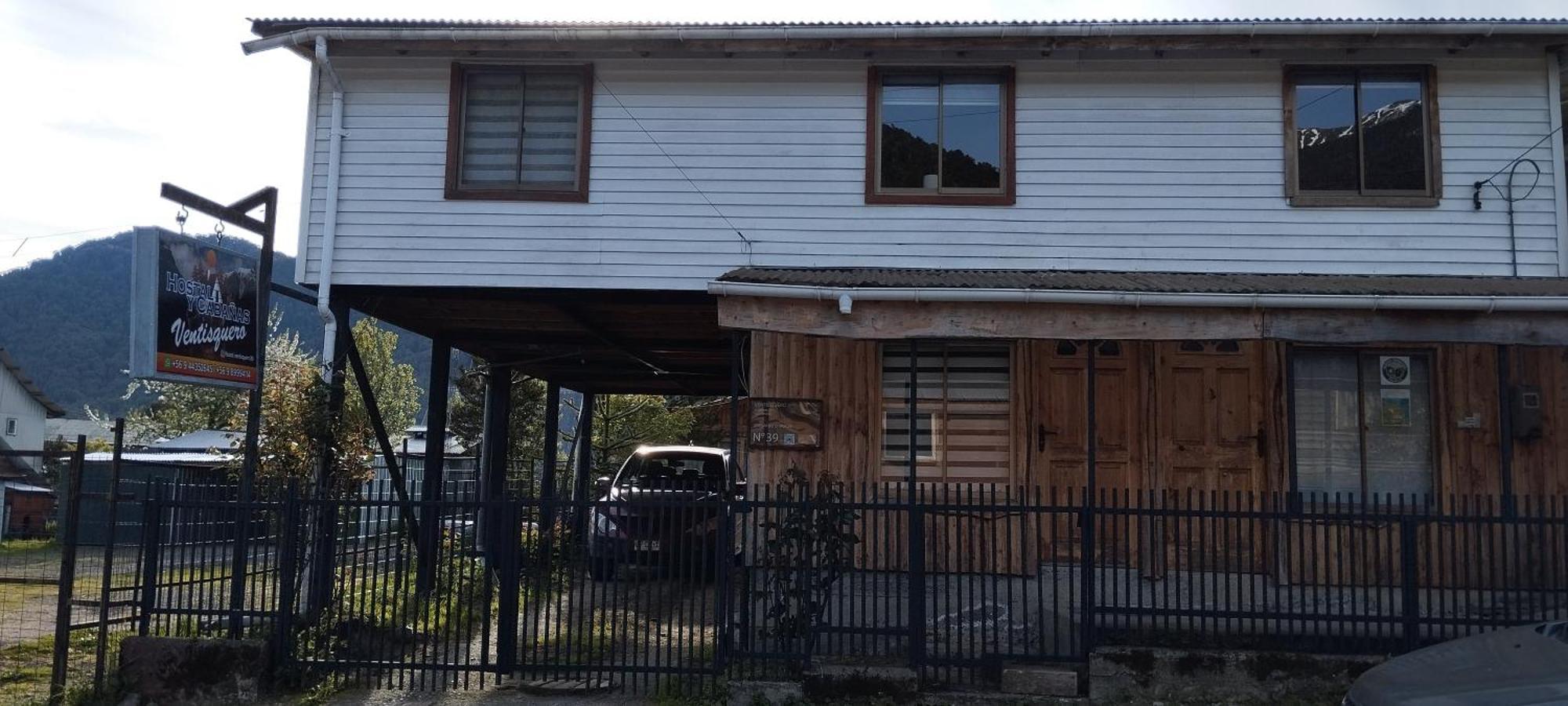 Hostal Y Cabanas Ventisquero Puerto Puyuguapi Bagian luar foto
