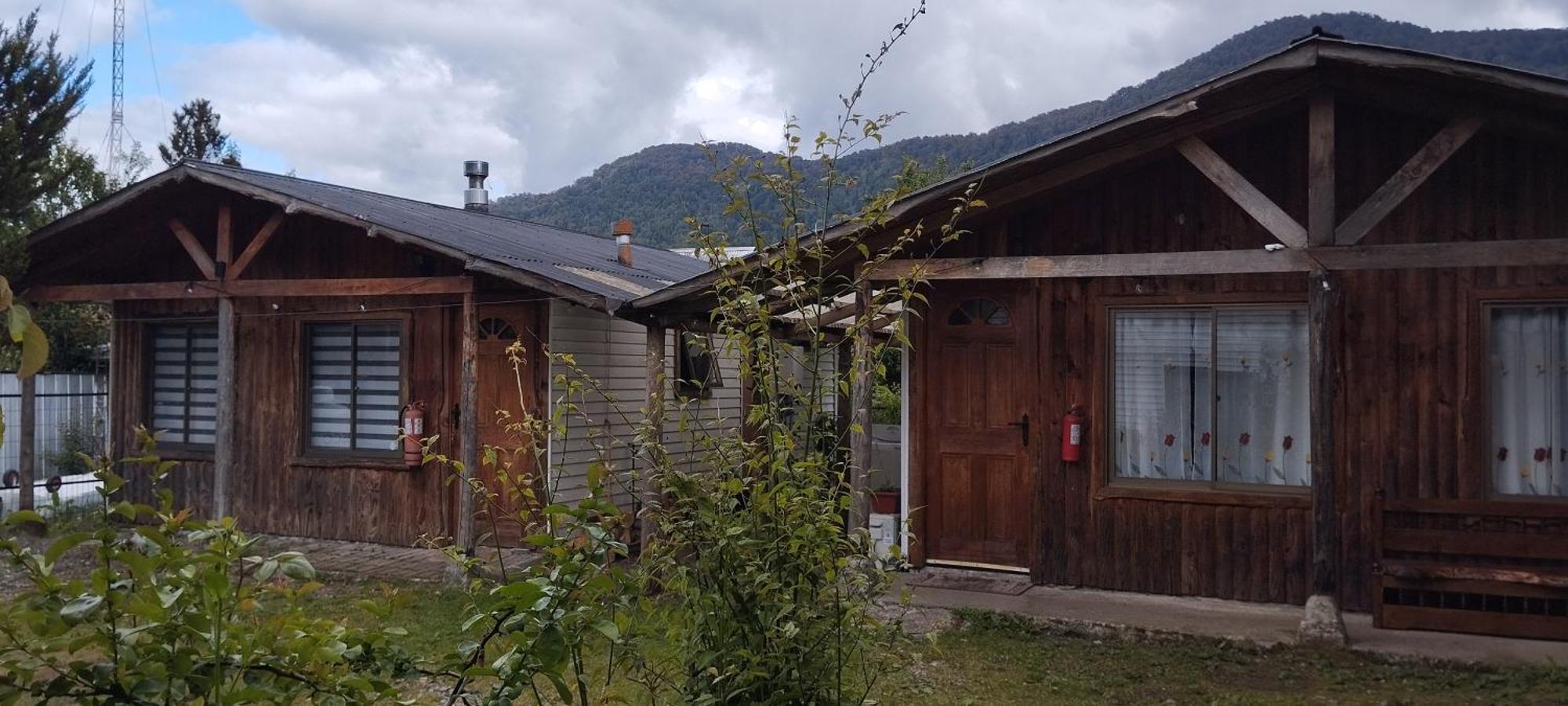 Hostal Y Cabanas Ventisquero Puerto Puyuguapi Bagian luar foto